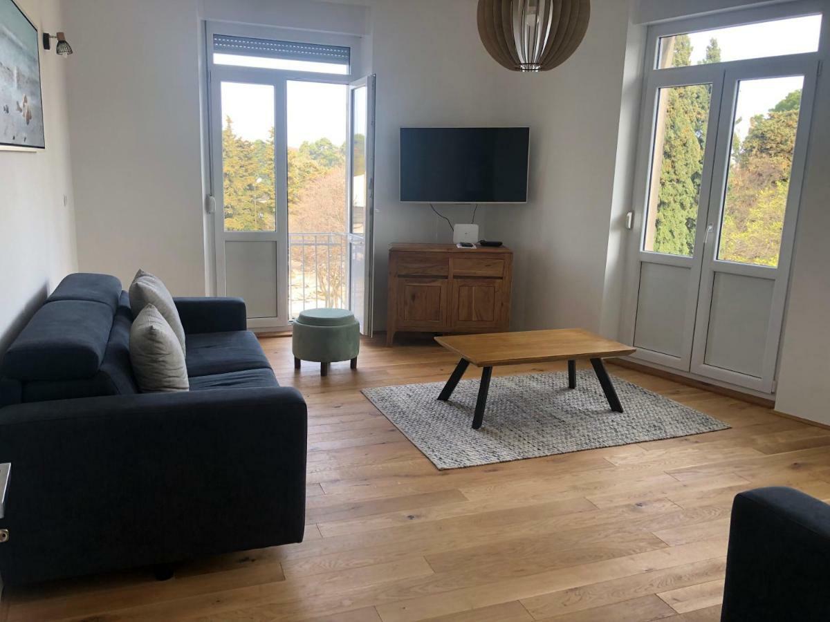 Appartement Kolovare Beachfront